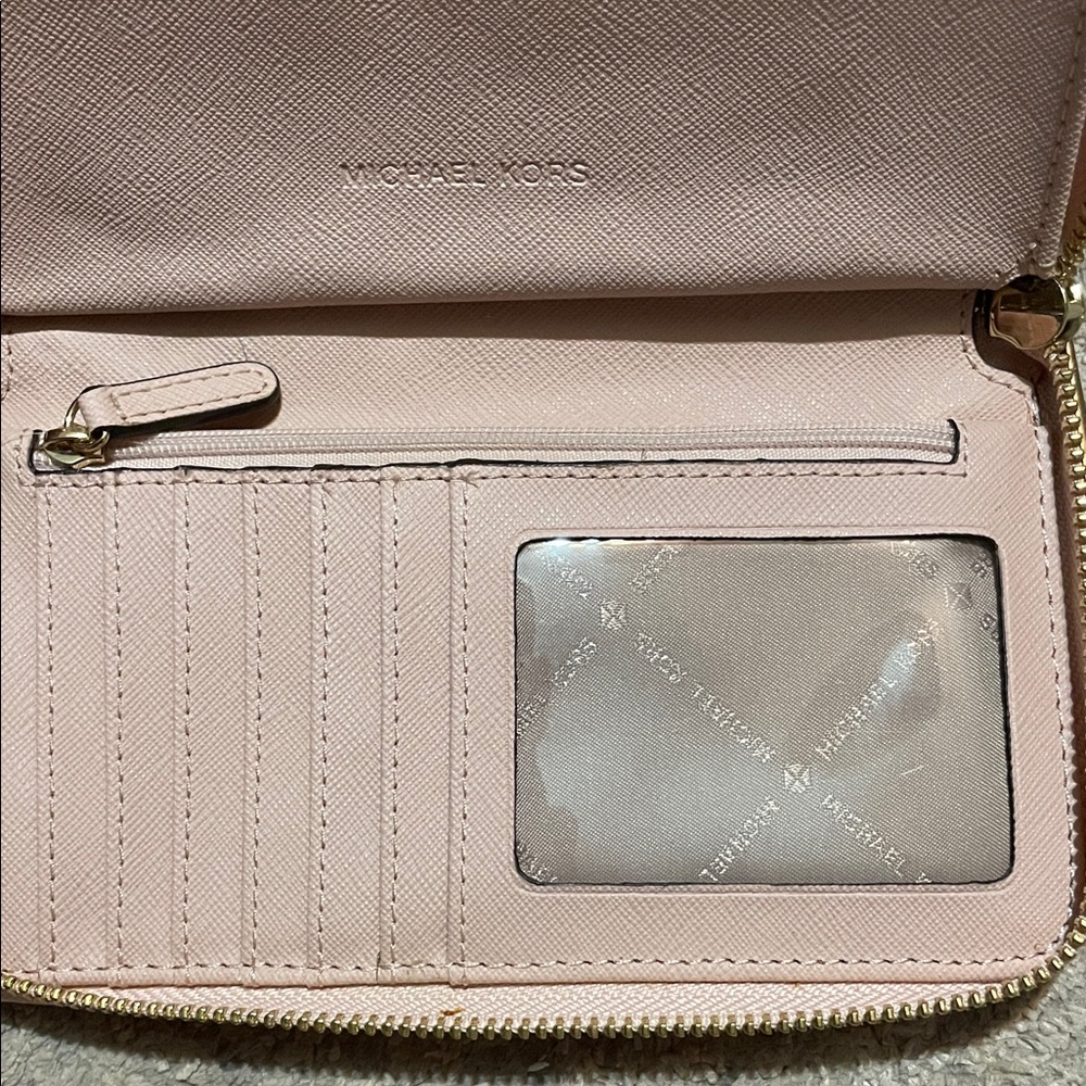 Michael Kors Blush Heart Wristlet - Picture 8 of 8